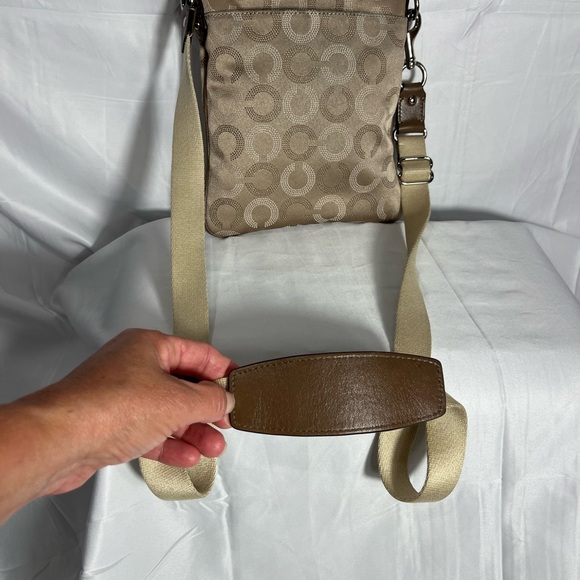 Coach Madison Swingpack Crossbody Bag Beige in Great condition - Picture 11 of 16